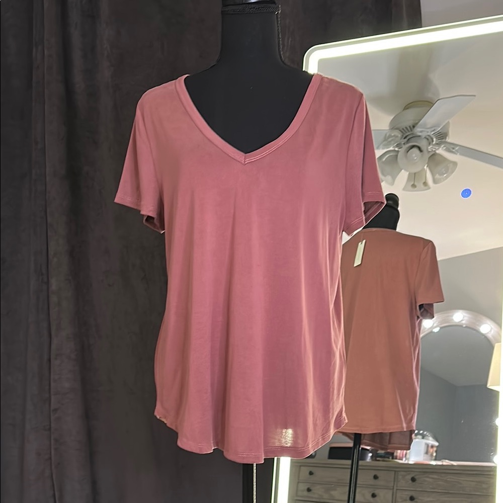 Anthropologie T-Shirt - Picture 1 of 9